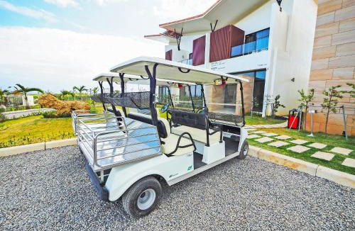 White Sand Beach House | SkyeBay Club - Silver Pavilion
