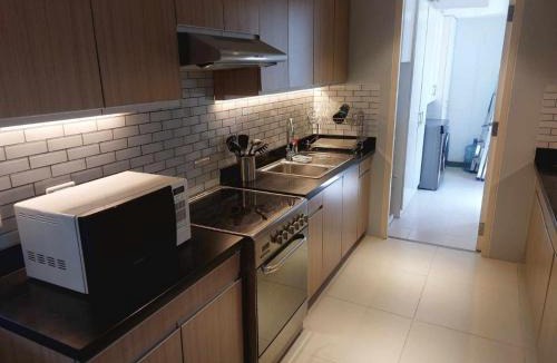 Bonifacio Global City Apartment | Skyline Splendor at BGC High Street