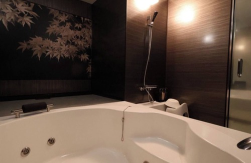Toyonaka Hotel | SmokingDogfriendly Room only small dogs allowed Breakfast included/Toyonaka Ōsaka