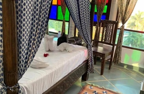 Lake Swaroop Sagar Hotel | Soham Haveli Udaipur