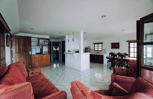 San Pedro House | Soul Shine Beach House Family and Studio type. 3 bedrooms with Wifi