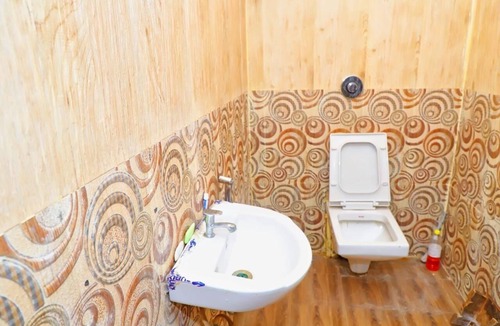 Ujjain Apartment | Spacious 3-bedroom apartment with AC, WiFi in wonderful Ujjain