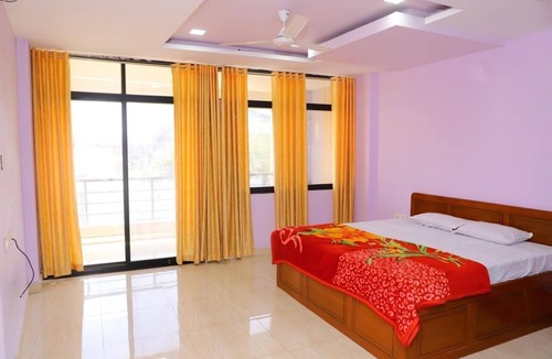 Ujjain Apartment | Spacious 3-bedroom apartment with AC, WiFi in wonderful Ujjain