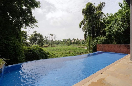 Candolim Apartment | Spacious 3-br Apartment With Pool in Candolim