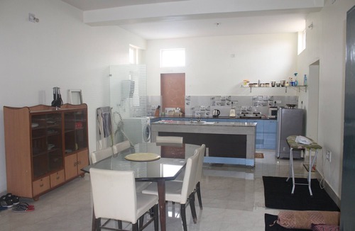 Bhubaneshwar Villa | Spacious 6-bedroom villa in lovely Bhubaneswar with AC