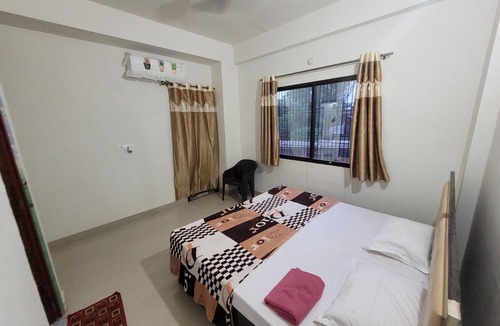 Varanasi Apartment | Spacious 9-bedroom apartment in phenomenal Varanasi with AC