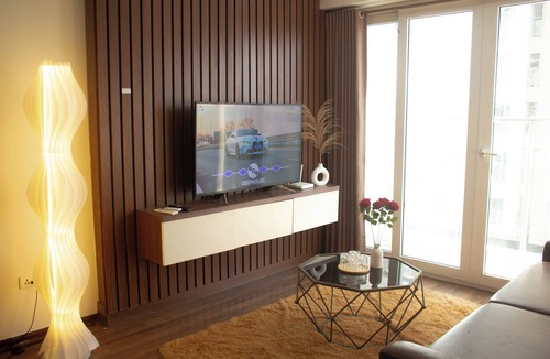 Bai Chay Apartment | Spacious accommodation located near the city center.