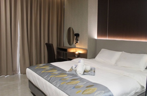 Tambo Hotel | Spacious Luxury with a King Sky Deluxe