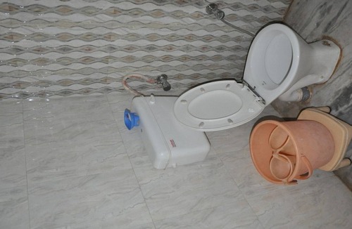 Bullawala House | Spacious Room Near Indian Military Academy