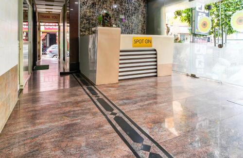 Guntur Hotel | SPOT ON Madhavi Residency & Lodge