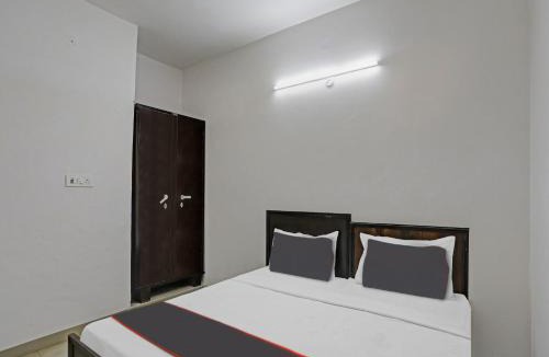 Noida Hotel | SPOT ON Mt White House