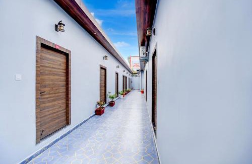 Jhusi Hotel | SPOT ON WACHIE RESORT AND RESTAURANT