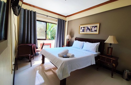 Dasmarinas Hotel | Spring Plaza Hotel