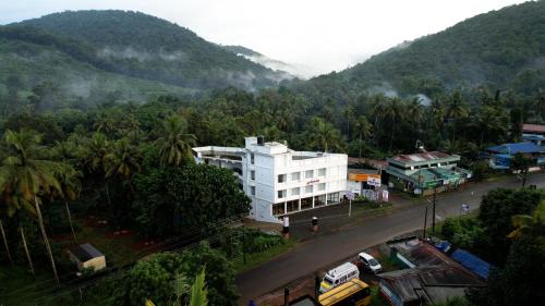 Irinjalakuda Hotel | Sreeja Myst