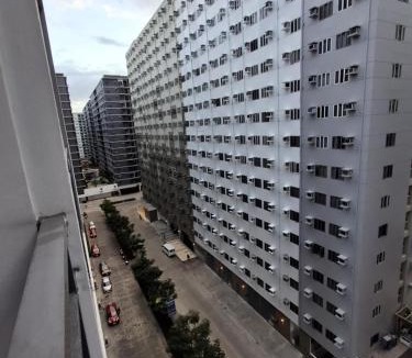 CSJDM Apartment | Staycation Modern & Convenient