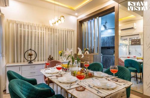 Marra Villa | StayVista at Casa Clarence with Pool and Jacuzzi Villa