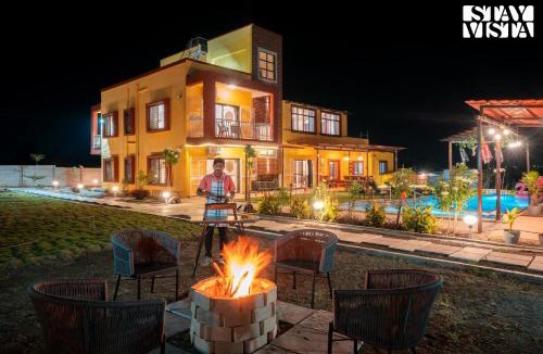 Bajarwadi Villa | StayVista at Mangifera Agro Estate with Pool, Wi-Fi