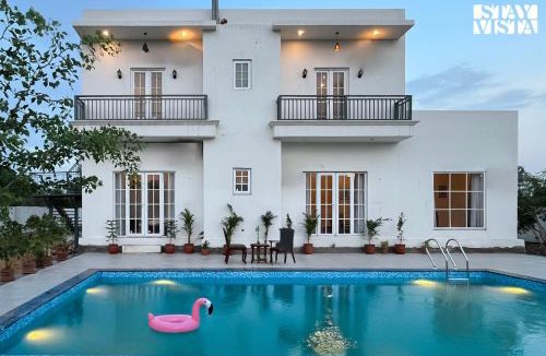 Jaipur Villa | StayVista at Mustang Meadow - Lawn & WiFi