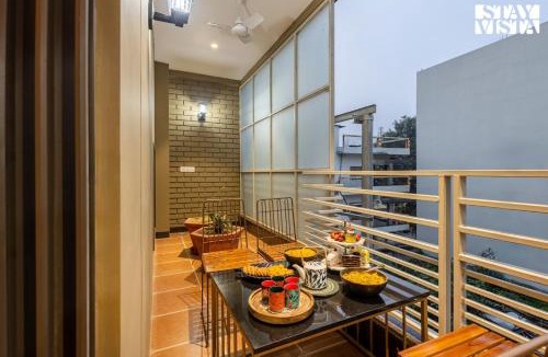Mahmoorganj Apartment | StayVista at Sunrise Apartment with Heater, WiFi