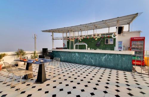 Shyam Nagar Apartment | StayVista's Skyline Studio Apartments - Urban Oasis with Terrace, Gym & Bar