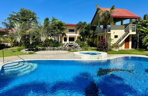 Bangued Hotel | Strutz Art Garden Resort