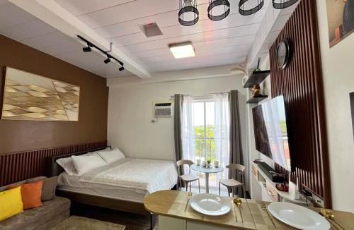 Kauswagan Apartment | Studio Balcony Pool Maison de Soleil - Tuscania Towers