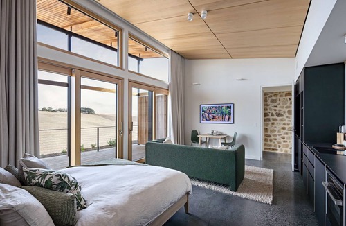 Carrickalinga Apartment | Studio on Forktree – Modern Coastal Retreat