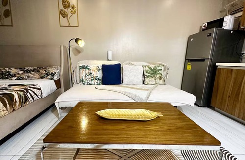 Downtown Condo | Studio w/Balcony @ Poblacion, Makati | Pool, Gym & Sauna
