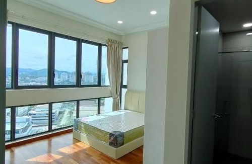 Sungai Buloh Apartment | Studio with KLCC View by Gavin