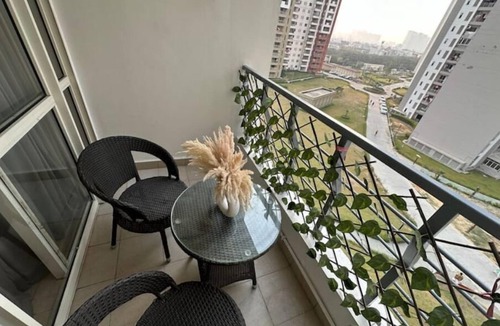Noida Apartment | Stunning Spacious 3 Bedroom apartment Garden View