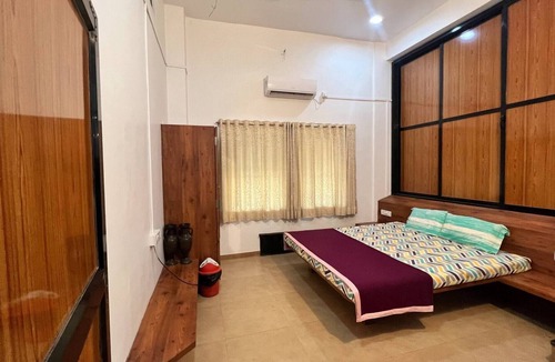 Khodala Villa | Stunning Views! Rooftop Pool Lakefront Home