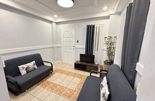 Baguio House | Stylish 3-Bedroom Sanctuary in Baguio City, sleeps up to 15!