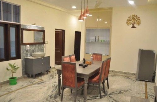 Jaipur District Apartment | Stylish & Cozy Retreat