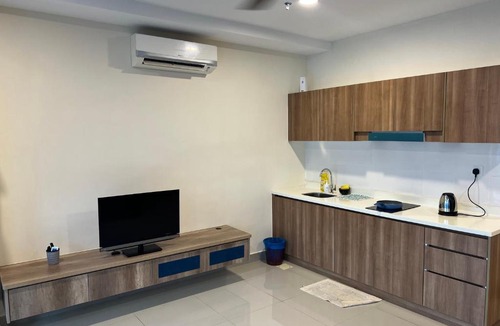 Petaling Jaya Apartment | Stylish Entire Unit Opposite Jaya One Wifi/Netflix/Parking