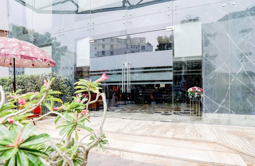 Ahmedabad City Centre House | Stylish & Modern Stays at Palette River Front