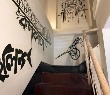 Kalighat Hostel | Suitcase Stories