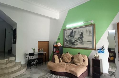 Bandar Sungai Long House | Sungai Long Homestay
