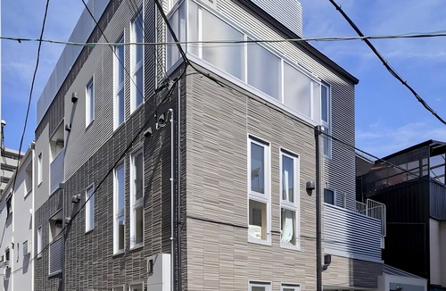 Noda Apartment | Sunny 3 - guest American - style Osaka apt.Private bath, kitchen. Unit 101.