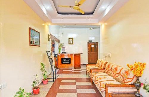 Panch Batti Hotel | Super Collection O Hathroi Market Near Dhuleshwar Garden formerly Hotel Rishi