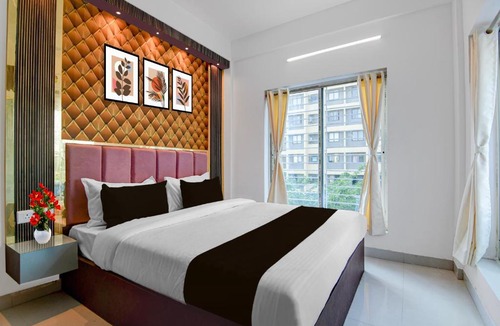 Mukundapur Hotel | Super Collection O Mukundapur Formerly Serenity