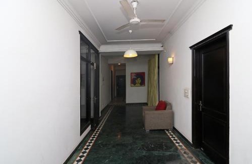 Paharganj Hotel | Super Hotel O Hare rama guest house