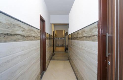 Paharganj Hotel | Super Hotel O Hare rama guest house