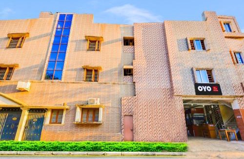 Pondicherry Hotel | Super Hotel O Sharmila Guest House