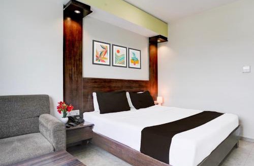 Anand Hotel | Super Townhouse Anand Formerly Hotel The Maison