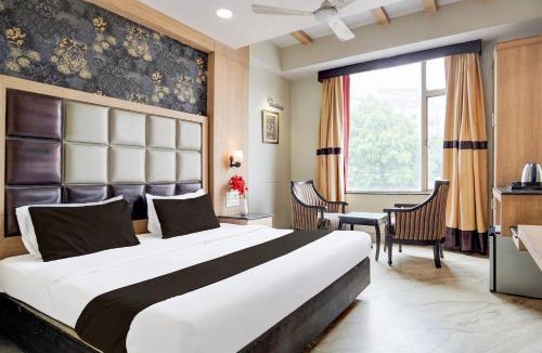 Bani Park Hotel | Super Townhouse Bani Park Formerly Aroma Residency