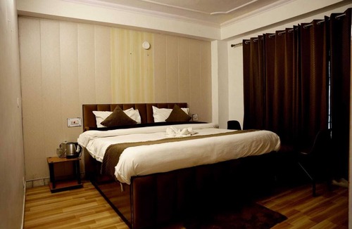 Shimla Bed & Breakfast | Superb bed & breakfast with WiFi in Shimla