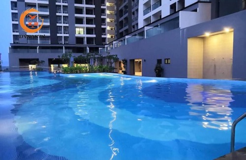 Seri Kembangan Apartment | Symphony Tower Studio with sofa bed and Netflix ~ Malaysia