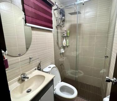 Canlubang Villa | Tagaytay Hampton Villa C5 - Unwind in a cozy 2 bedroom with pool