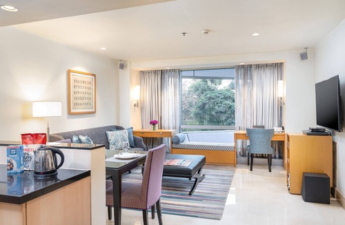 Wellington Pier Apartment | Taj Wellington Mews Luxury Residences