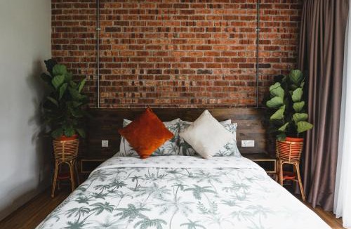 Petaling Jaya Cabin | Tamerin Nest by Chrisenbel Villa Collection